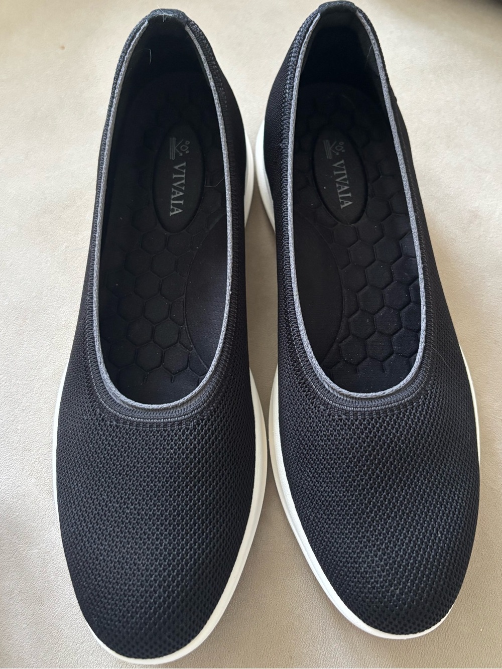 Vivaia Women’s Black Knit Slip-On Shoes Sneakers Almond Toe Washable New size 10